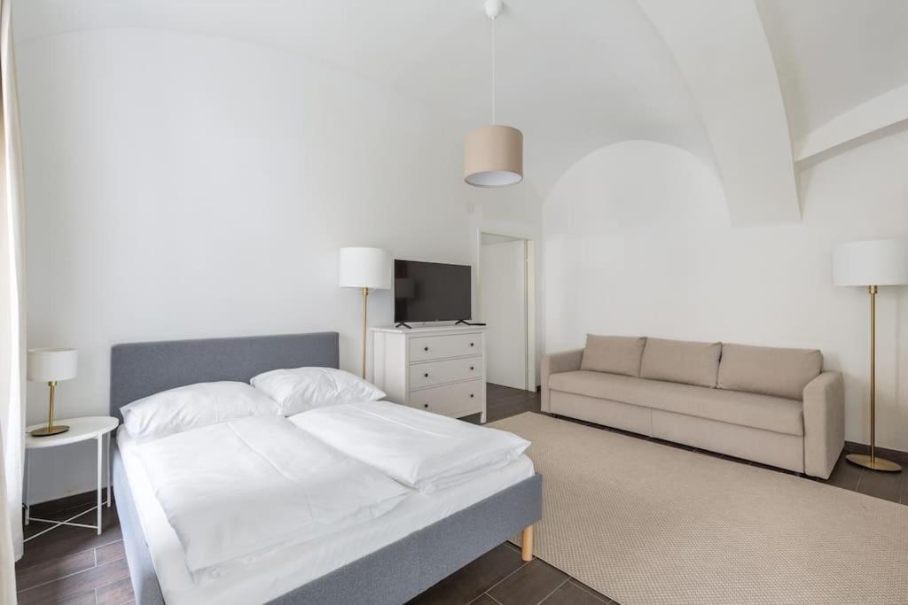 Free Parking I 500 Mbit Wifi I Kingsize Bed Apartment Wina Bagian luar foto