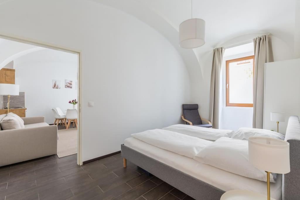 Free Parking I 500 Mbit Wifi I Kingsize Bed Apartment Wina Bagian luar foto