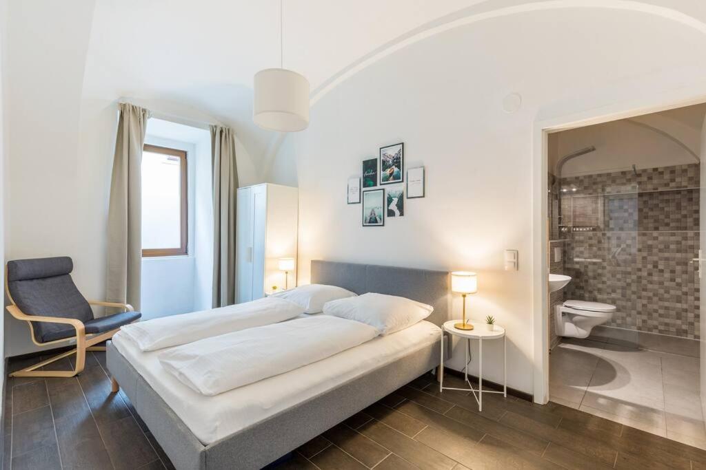 Free Parking I 500 Mbit Wifi I Kingsize Bed Apartment Wina Bagian luar foto