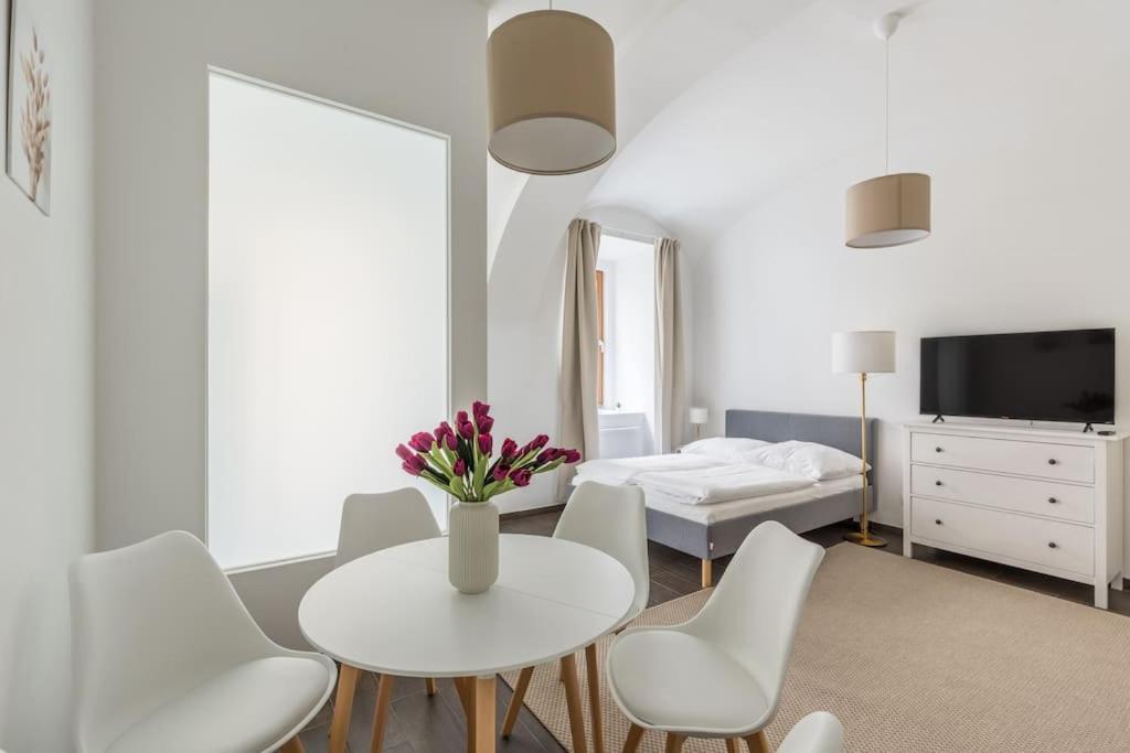 Free Parking I 500 Mbit Wifi I Kingsize Bed Apartment Wina Bagian luar foto
